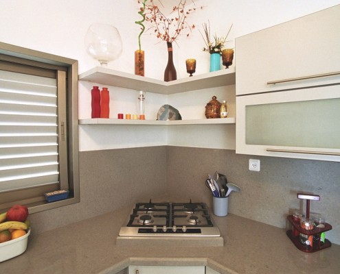 מטבח בצבע שמנת